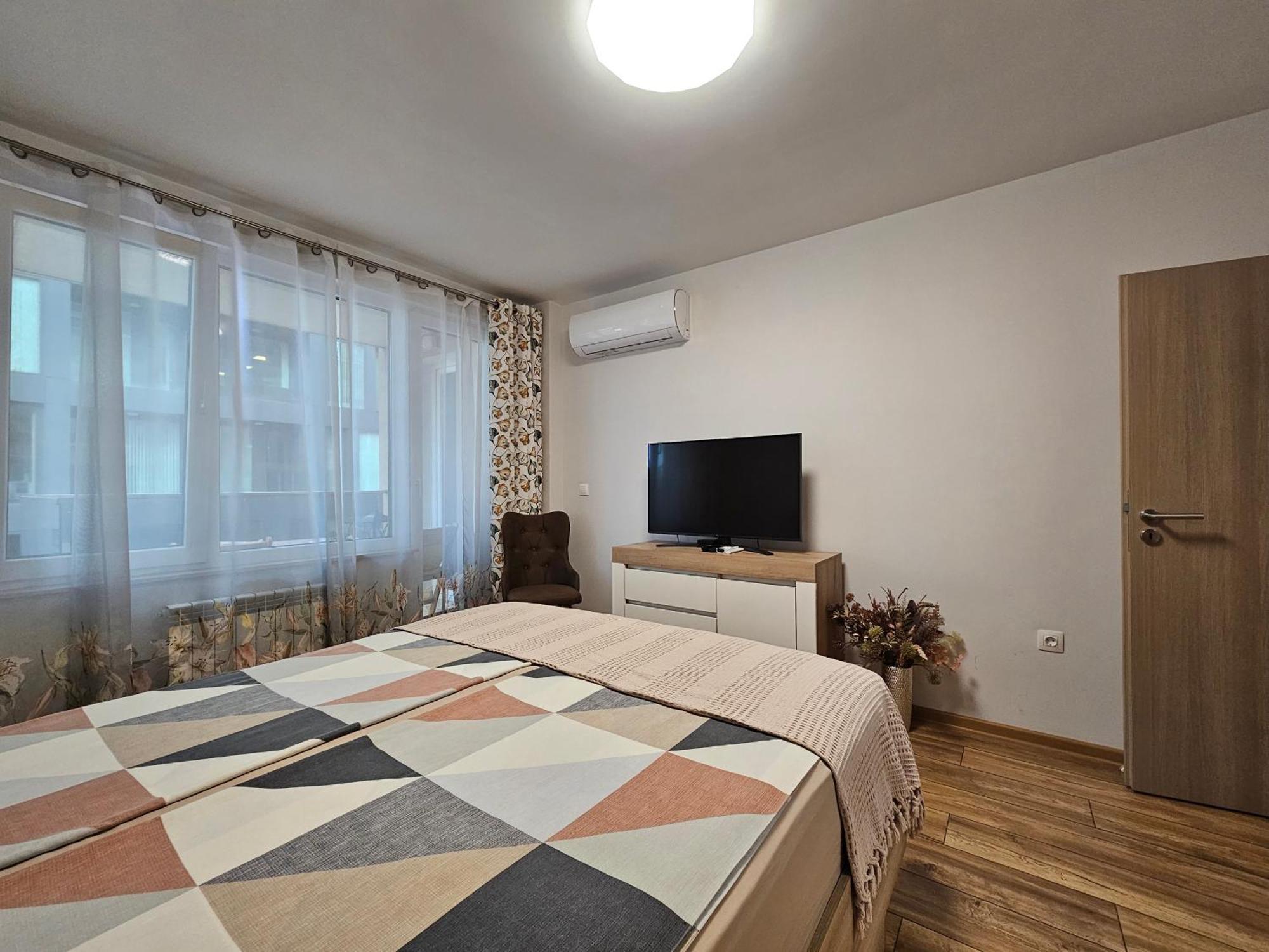 Appartement Brand New With Free Parking Near Center *